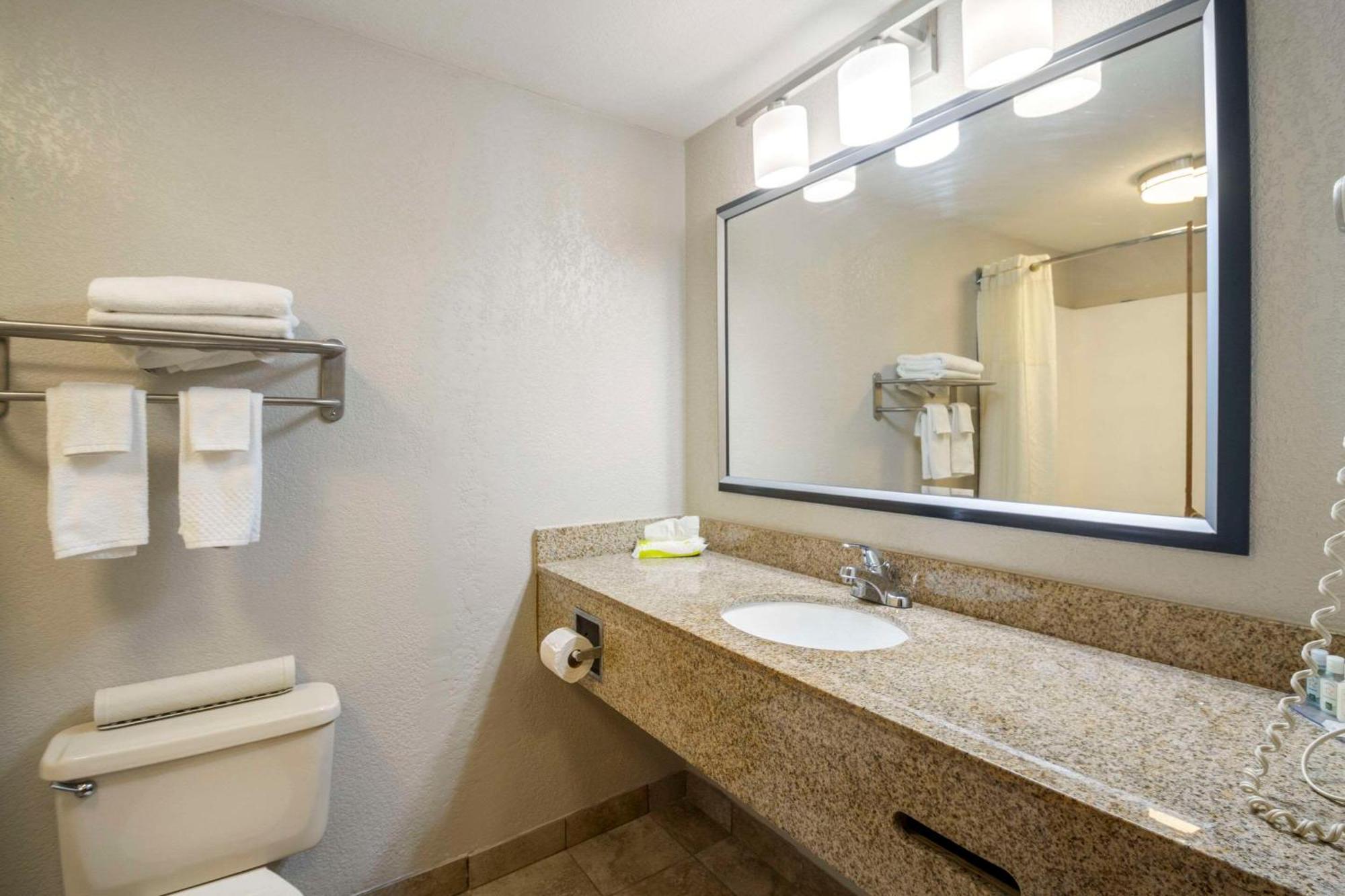 Quality Suites Hickory South Exterior foto