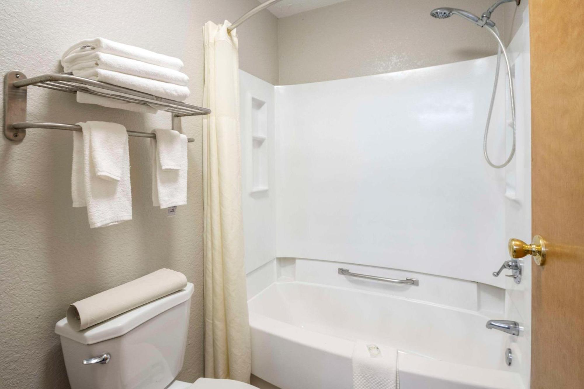 Quality Suites Hickory South Exterior foto